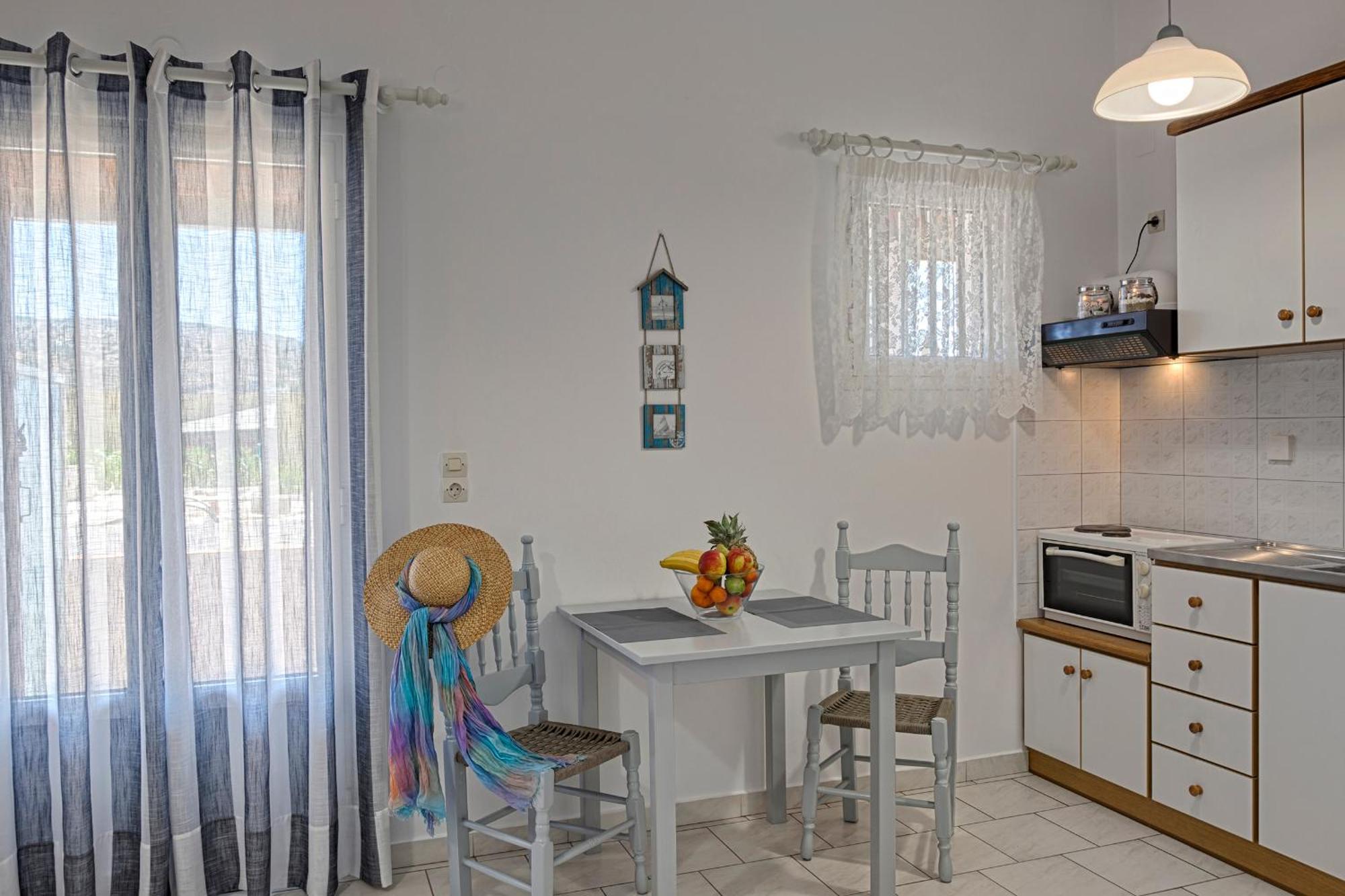 פיניקאס Letta'S Apartments מראה חיצוני תמונה